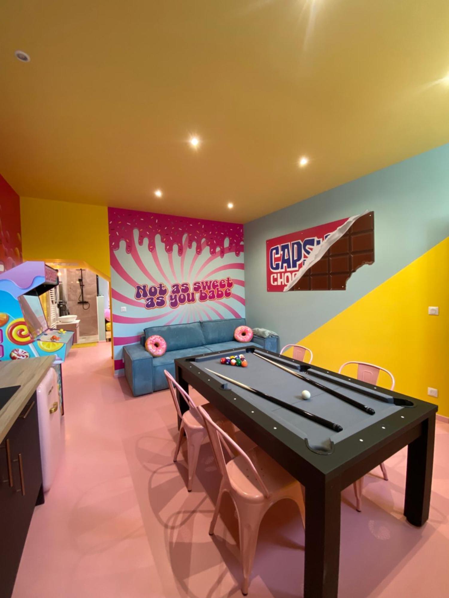 Capsule Bonbon - Balneo - Sauna - Billard - Nintendo Switch Apartment *